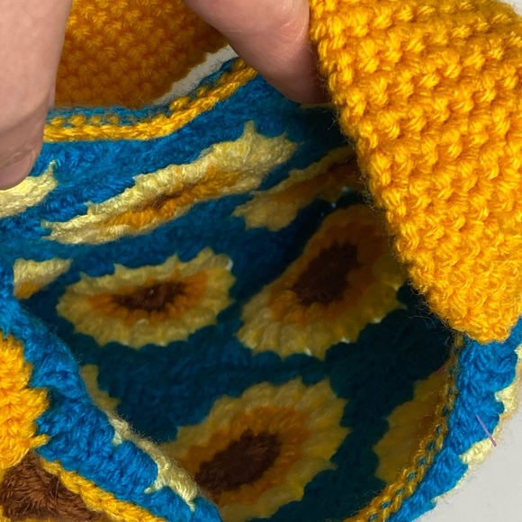 Handmade Darling Sunflower Crocheted Hippie Boho
Flower Purse - Picture 7 of 7